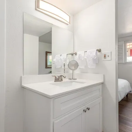Tempe Oasis Apartment Room photo