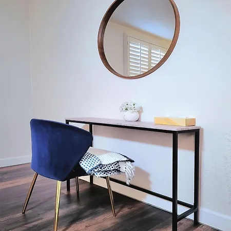 Tempe Oasis Apartment Room photo