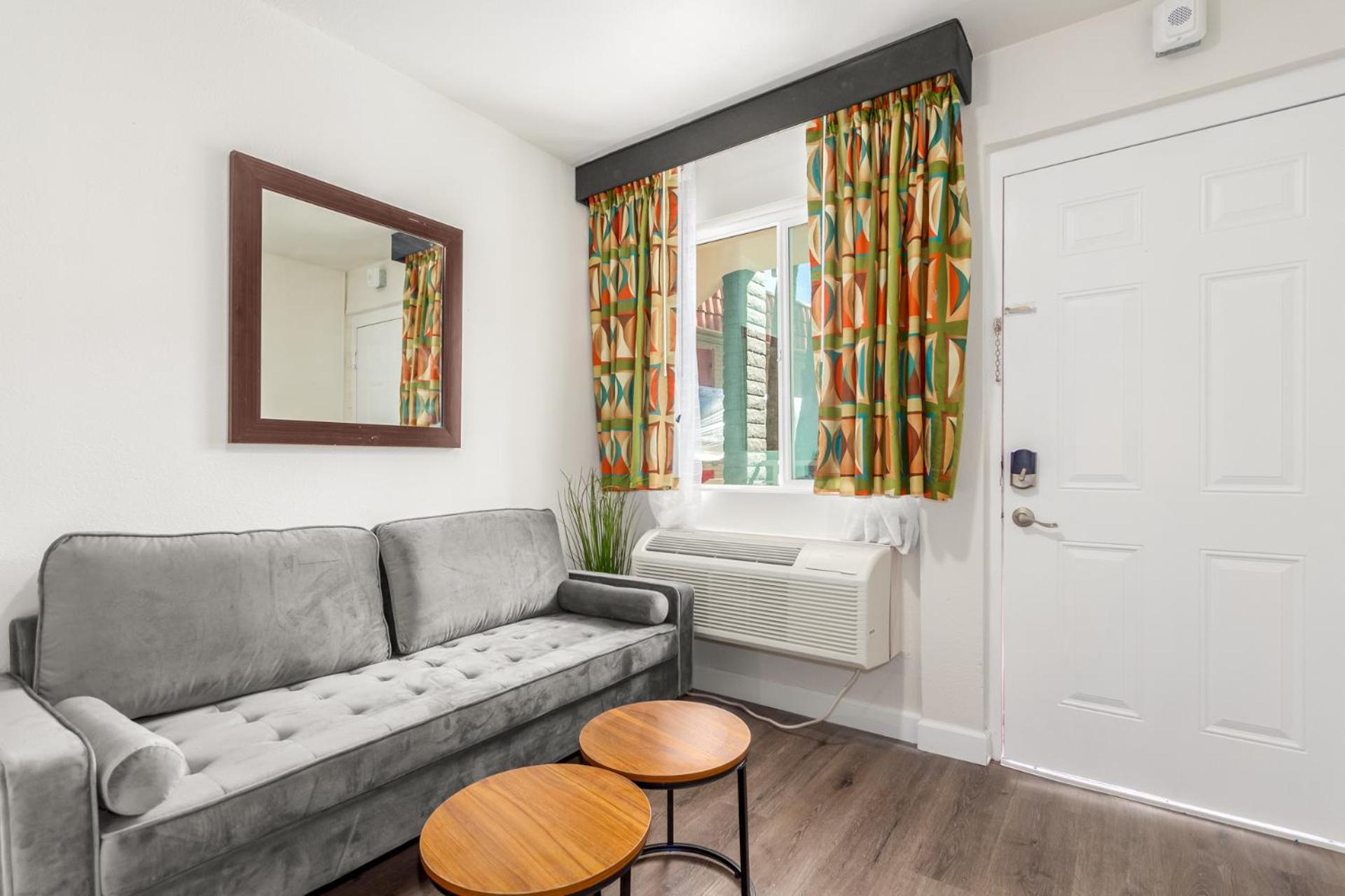 Oasis Apartment Tempe