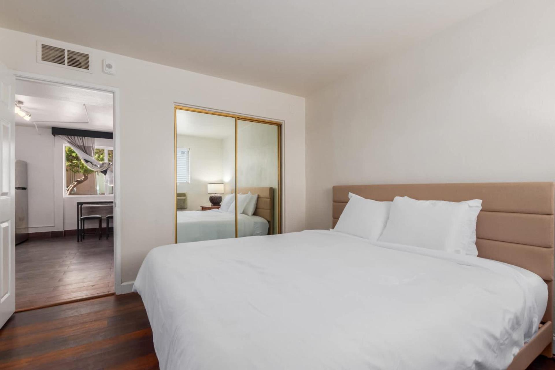 Oasis Apartment Tempe